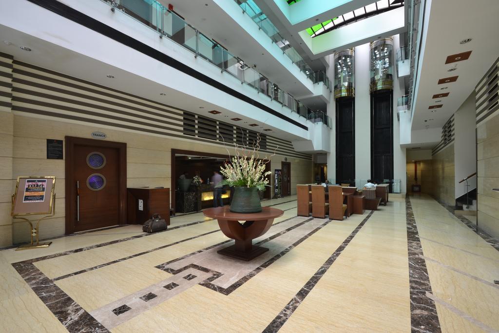 Hotel Royal Cliff Kānpur Exterior foto